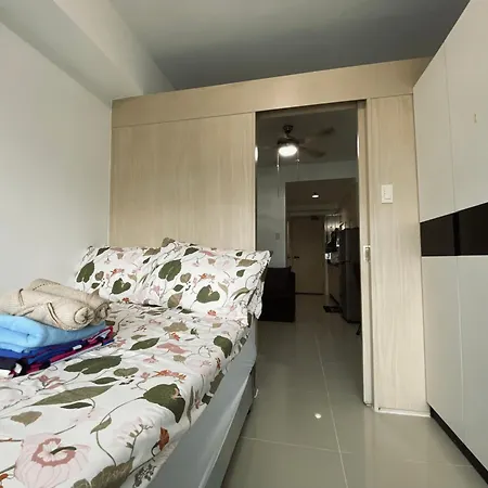 Waylyn Staycation At Mall Of Asia